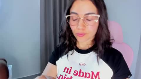 Sara online show from 04/01/26, 01:41