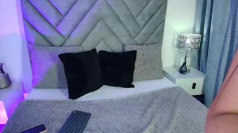 sara_owens7 online show from 09/24/25, 01:53