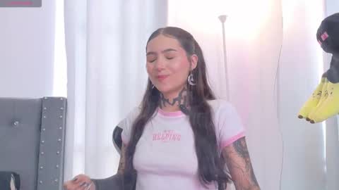 Sara online show from 12/02/25, 06:03