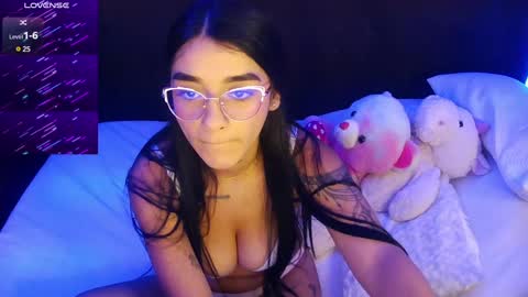 sara_ramirez0 online show from 12/19/24, 01:18