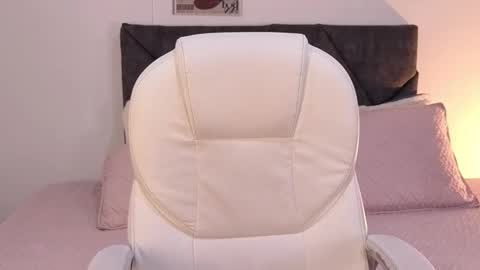 Snapshot of sara_sharma chatting on 09/25/25, 02:43 sara online show from 09/25/25, 02:43