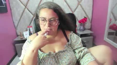 sara_thonson_ online show from 04/11/26, 07:45