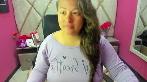 sara_thonson_ online show from 04/16/26, 03:29