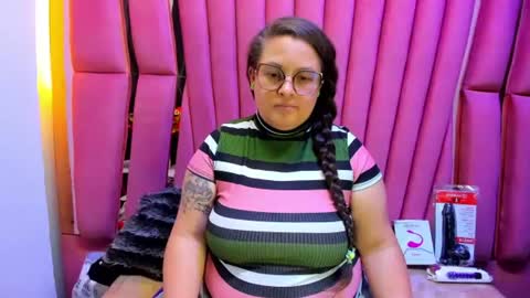sara_thonson_ online show from 06/26/26, 05:23