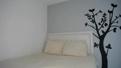 Snapshot of sara_tris chatting on 10/28/25, 01:31 Sara online show from 10/28/25, 01:31