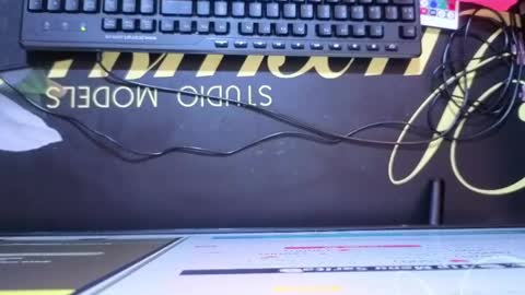 sara_valderrama_ online show from 05/25/26, 11:49