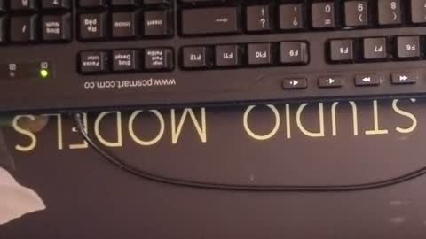 sara_valderrama_ online show from 07/07/26, 11:58