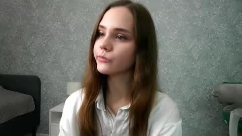 Snapshot of sara_whooops chatting on 10/04/25, 07:12 Im Sara online show from 10/04/25, 07:12