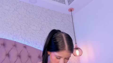 Snapshot of saraa_joness_ chatting on 05/31/26, 07:37 Sara online show from 05/31/26, 07:37