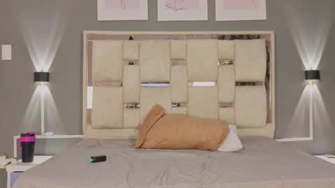 sara online show from 09/23/25, 03:09