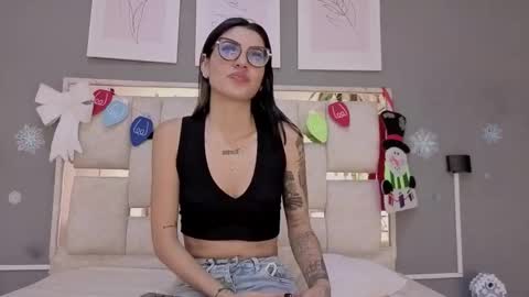 sara online show from 11/29/25, 03:09