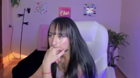 Sarah Ramirez online show from 02/18/25, 02:27