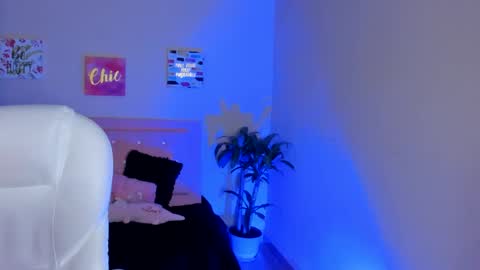 Sarah Ramirez online show from 02/22/25, 11:24