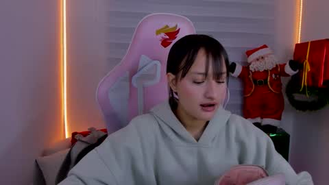 Sarah Ramirez online show from 12/02/25, 02:17
