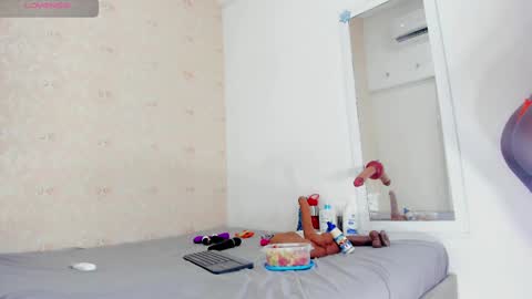 saraacollinss online show from 02/19/25, 09:03