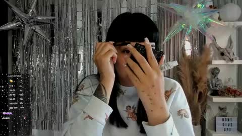 Sara online show from 02/18/25, 12:28