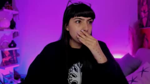 Sara online show from 10/16/25, 10:44