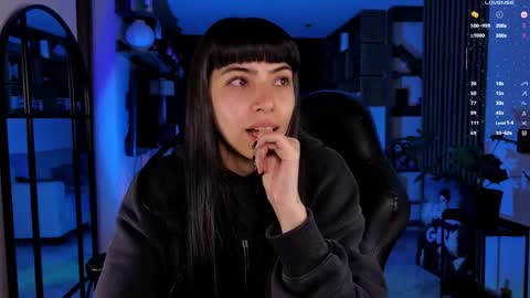 Sara online show from 04/10/26, 06:51