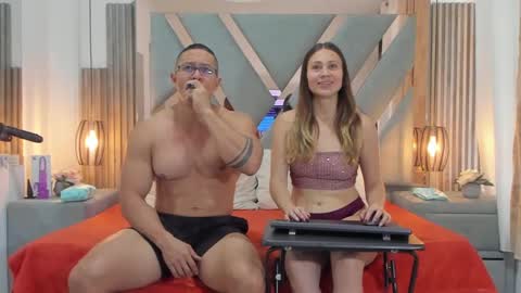 Snapshot of saraandjhony chatting on 01/17/25, 12:52 saraANDyoni online show from 01/17/25, 12:52