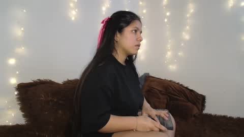 Snapshot of saraandthomas chatting on 12/12/24, 10:20 sara and thomas online show from 12/12/24, 10:20