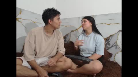 Snapshot of saraandthomas chatting on 11/11/25, 09:15 sara and thomas online show from 11/11/25, 09:15