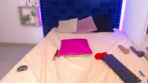 SARAHGIL online show from 02/02/25, 03:39