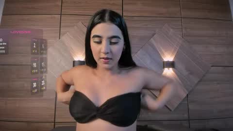 Snapshot of sarabellini chatting on 05/19/26, 11:27 sarabellini online show from 05/19/26, 11:27