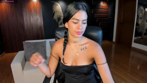 Sara  Everyday From 1430 to 2130 Col Time online show from 12/20/25, 06:37