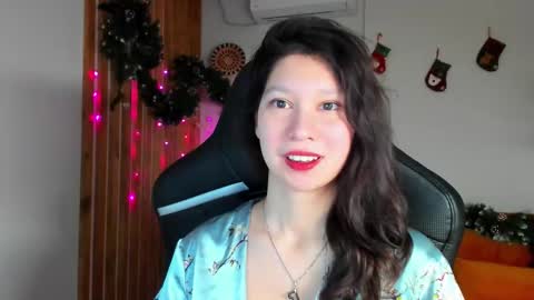 SaraDenars online show from 12/22/25, 06:32