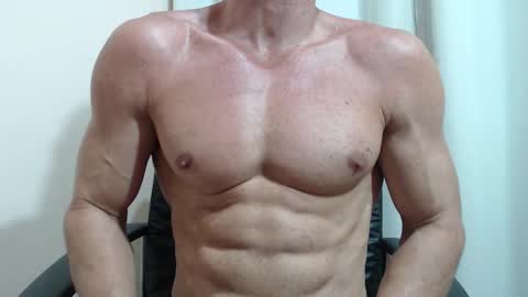 saradorj92 online show from 01/13/26, 02:28