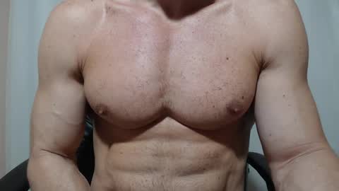 saradorj92 online show from 04/21/26, 02:51