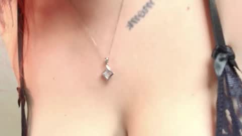 Snapshot of saraevil chatting on 11/22/25, 06:12 Sara online show from 11/22/25, 06:12