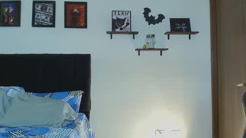 Snapshot of saraevil chatting on 11/23/25, 06:13 Sara online show from 11/23/25, 06:13