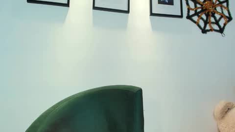 Snapshot of saraevil chatting on 12/15/25, 05:01 Sara online show from 12/15/25, 05:01