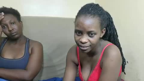 Snapshot of sarafina_babes chatting on 03/25/26, 04:13 sarafina_babes online show from 03/25/26, 04:13