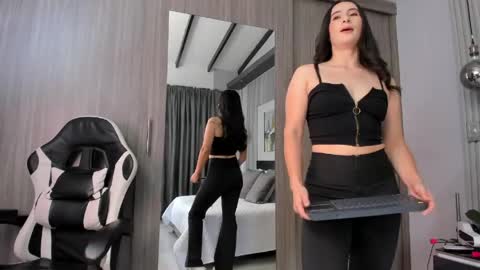 Sara Gomez  online show from 05/22/26, 02:01