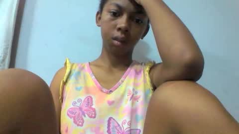 sarah146341 online show from 12/23/25, 05:49