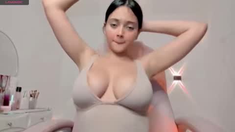 sarah online show from 12/22/25, 02:47