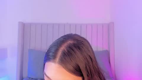 Sarah Bonneth online show from 12/22/25, 11:18