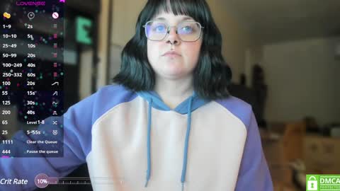 Snapshot of sarah_e_xx chatting on 12/13/24, 03:05 Sarah online show from 12/13/24, 03:05