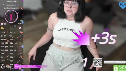 Snapshot of sarah_e_xx chatting on 01/05/25, 01:24 Sarah online show from 01/05/25, 01:24