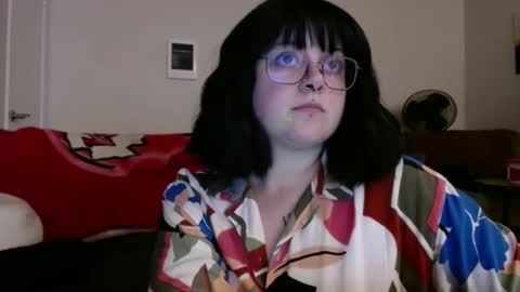 Snapshot of sarah_e_xx chatting on 03/06/25, 04:08 Sarah online show from 03/06/25, 04:08