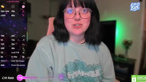 Snapshot of sarah_e_xx chatting on 03/11/25, 01:48 Sarah online show from 03/11/25, 01:48