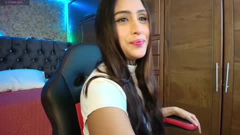 Snapshot of sarah_escobarr_ chatting on 02/18/26, 01:29 Sarah online show from 02/18/26, 01:29