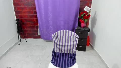 Snapshot of sarah_fox20 chatting on 02/24/25, 04:16 Sarah online show from 02/24/25, 04:16