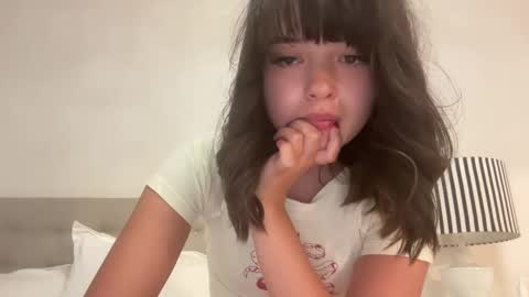 Snapshot of sarah_heart_aus chatting on 01/05/25, 06:13 Sarah Heart Aus online show from 01/05/25, 06:13