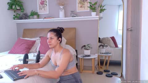 sarah_rayy online show from 04/15/26, 07:58