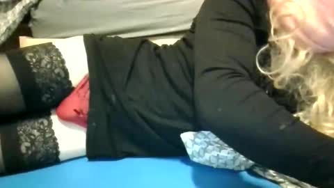 sarah_rie online show from 12/22/25, 06:05