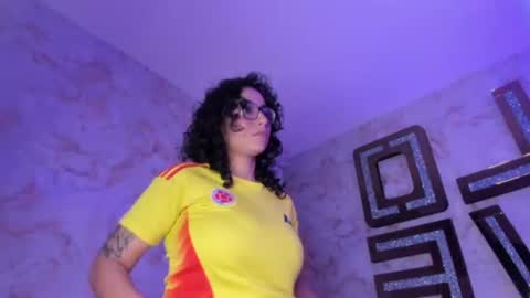 Snapshot of sarah_sluty chatting on 06/18/26, 02:23 Sarah online show from 06/18/26, 02:23