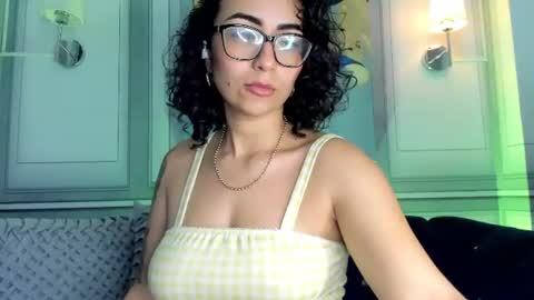 Snapshot of sarah_sluty chatting on 06/20/26, 10:29 Sarah online show from 06/20/26, 10:29